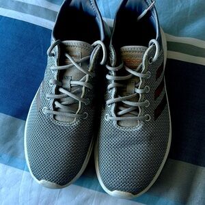 Women’s Adidas Cloadform sneakers